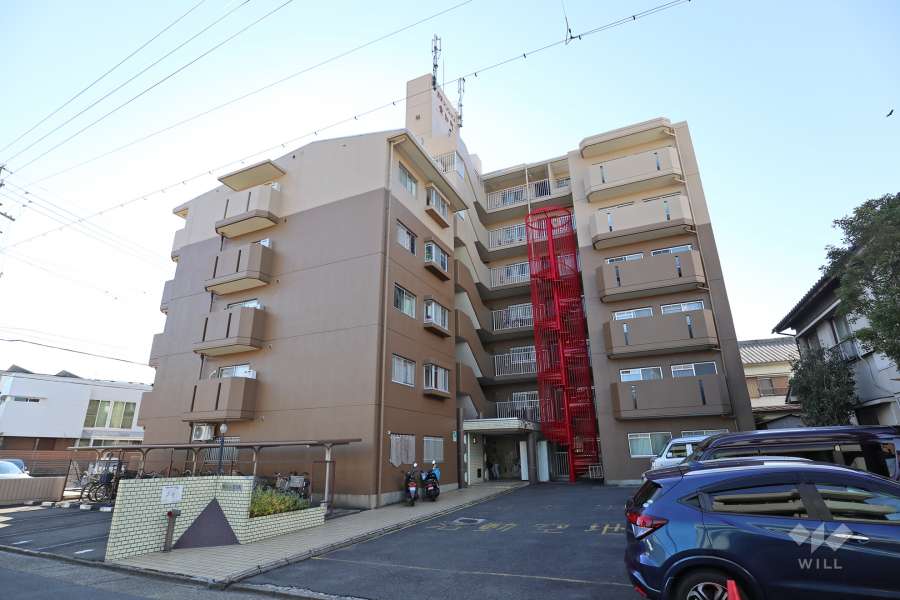 真栄マンション愛知町の外観（北西側から）