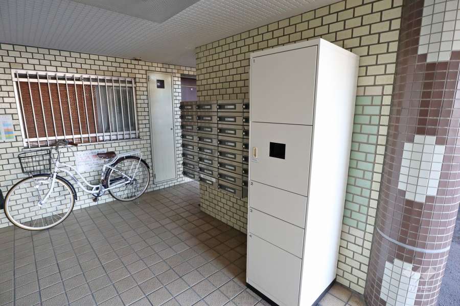 宅配ボックスと共用ポスト