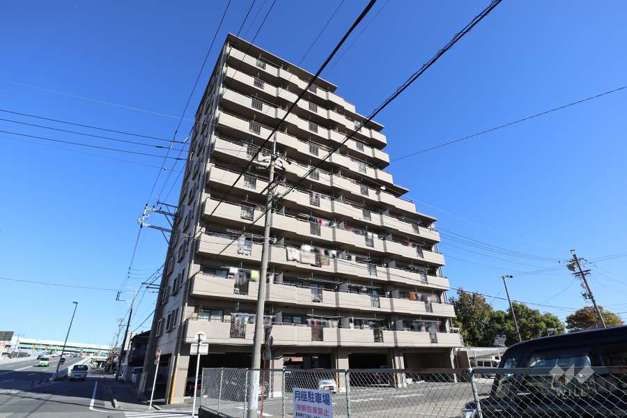 宝マンション黄金第3の外観（南西側から）