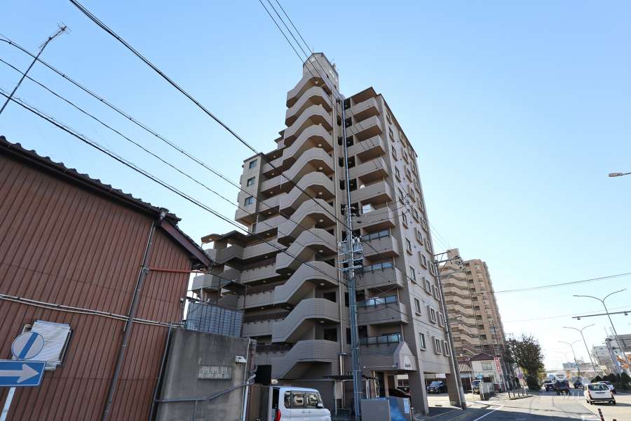 宝マンション黄金第3の外観（北西側から）