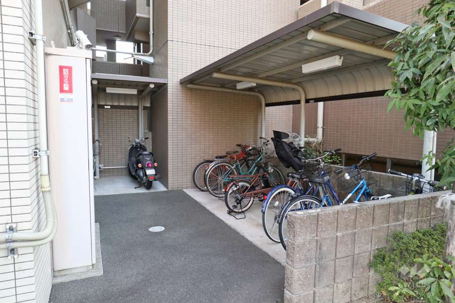 駐輪場、バイク置場