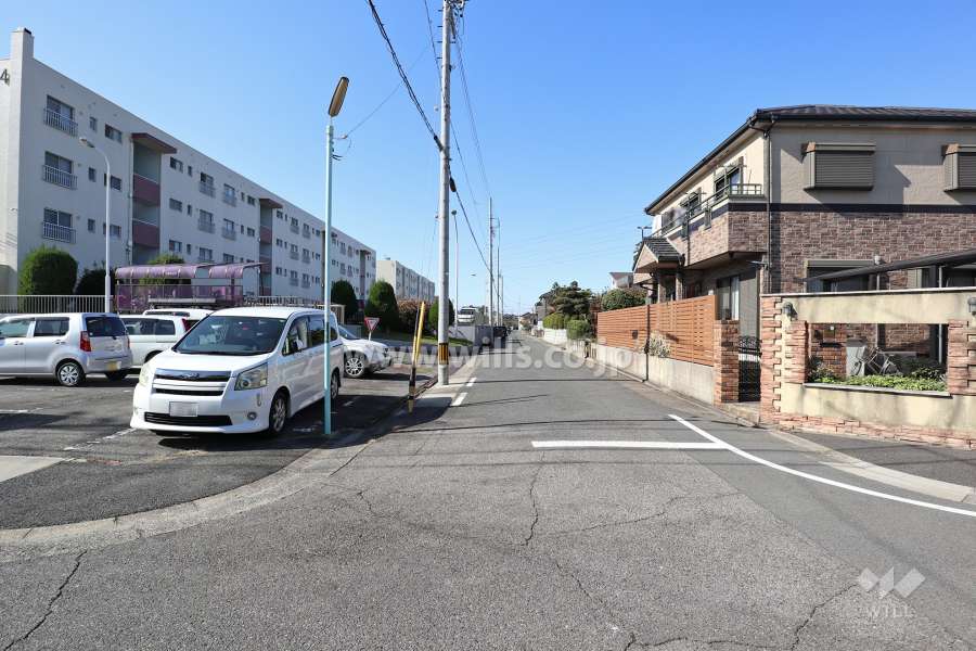敷地北側の前面道路