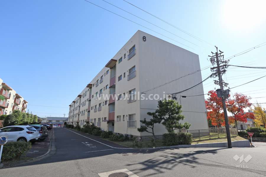 三日月住宅6号棟の外観（北西側から）