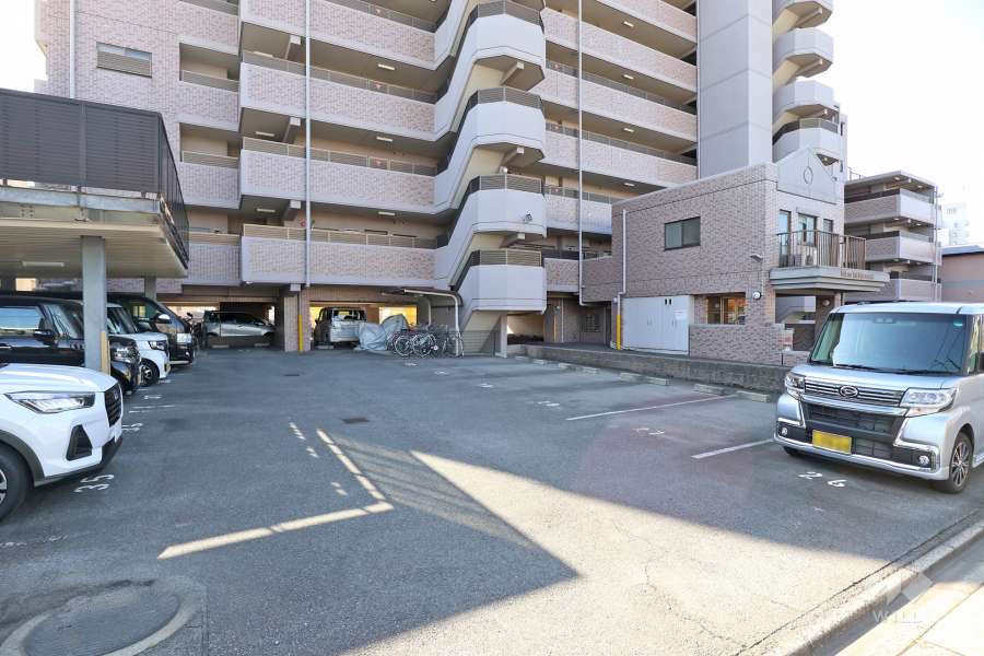 敷地内駐車場（屋外平面式、屋内平面式）