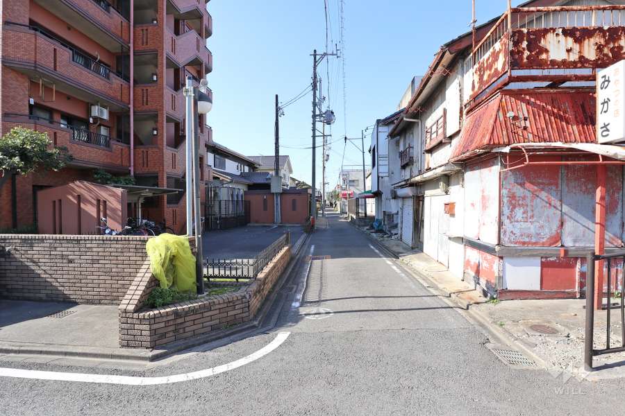 敷地北側の前面道路