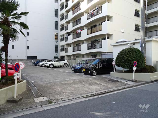 駐車場出入り口