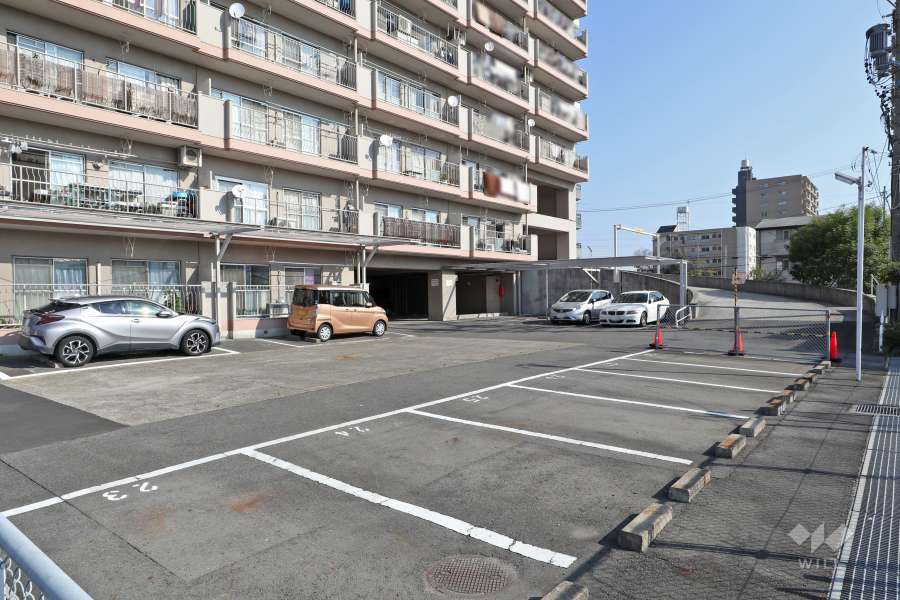 敷地内駐車場（屋外平面式）