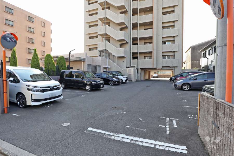駐車場出入口