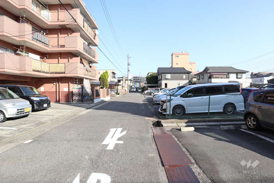 敷地南側の前面道路