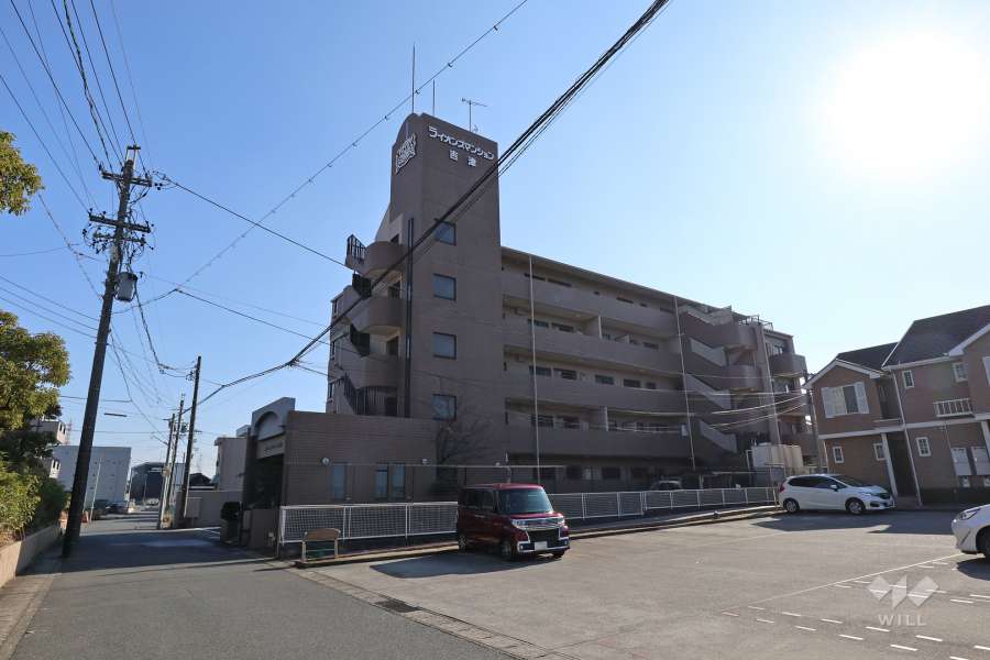 ライオンズマンション吉津の外観（北西側から）