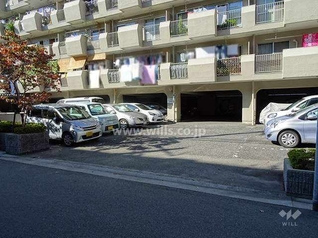 駐車場出入り口