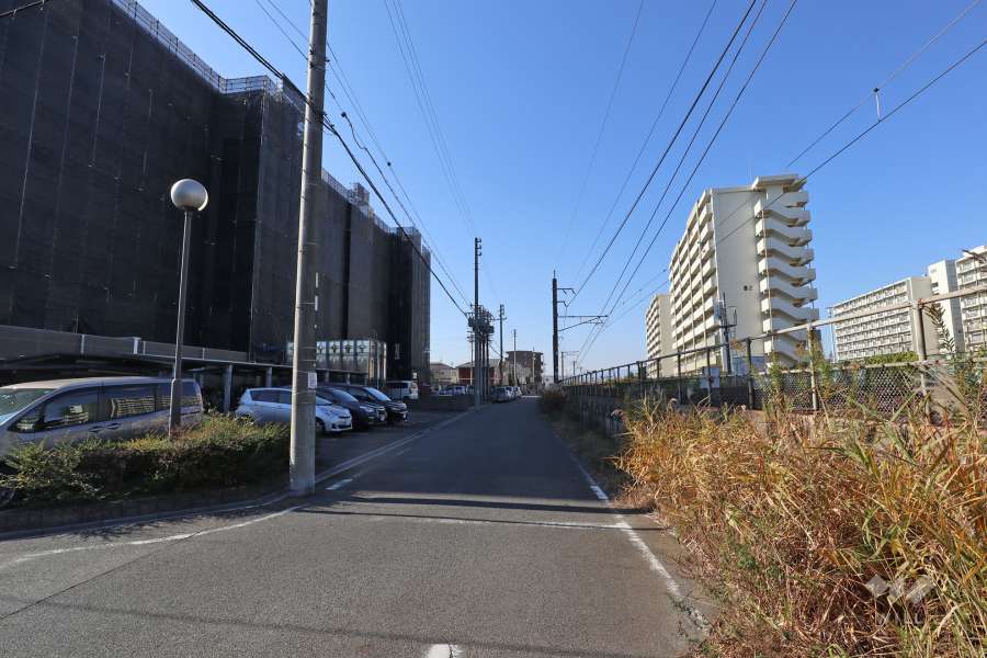敷地北側の前面道路