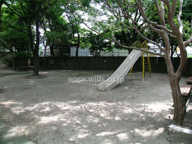 敷地西側の公園