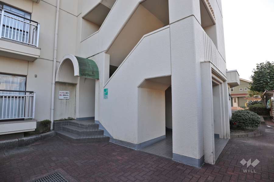 住戸入り口へのアプローチ