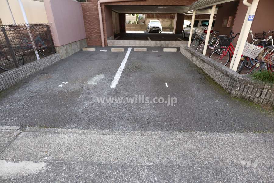 敷地内駐車場(屋外平面式)