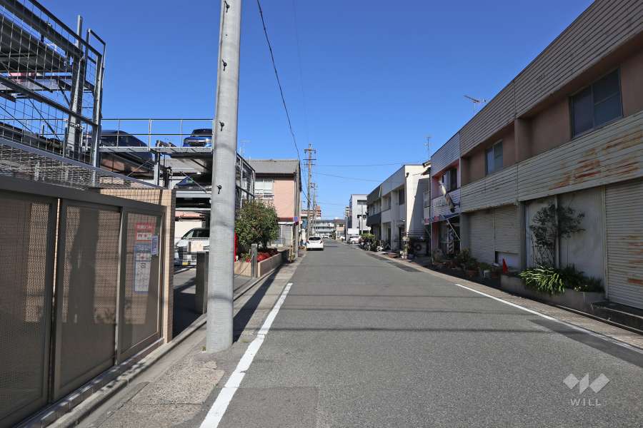 敷地東側の前面道路（高畑南北第16号線）