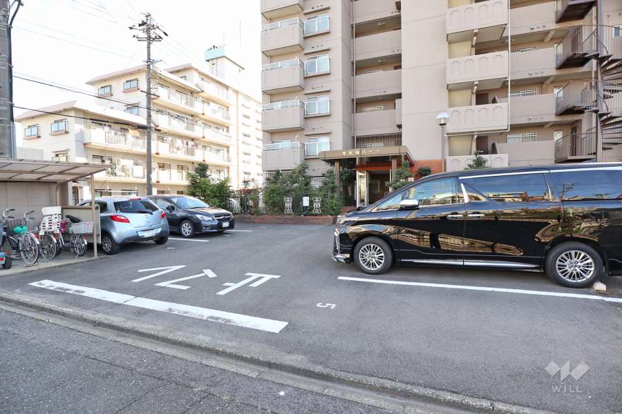 駐車場出入り口・敷地内駐車場（屋外平面式）