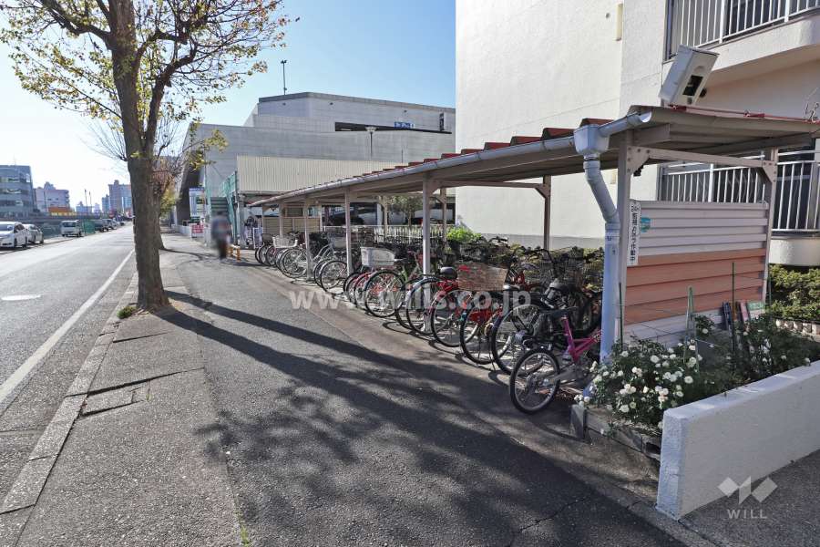 駐輪場（敷地東側）