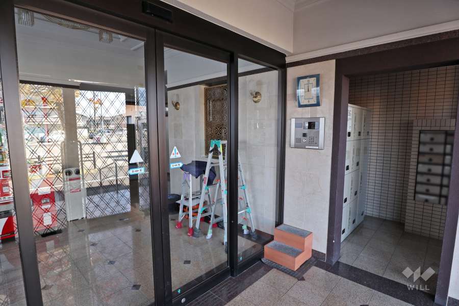 エントランスホール（オートロック付き）