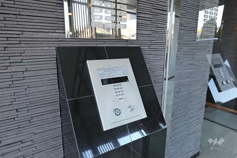 オートロックの操作盤、案内板