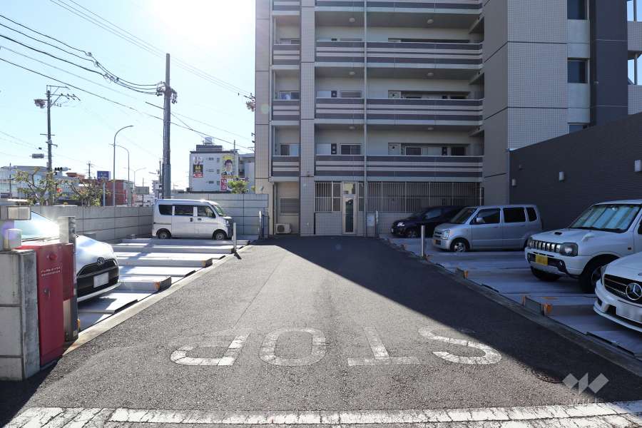 駐車場出入り口・敷地内駐車場（屋外機械式）