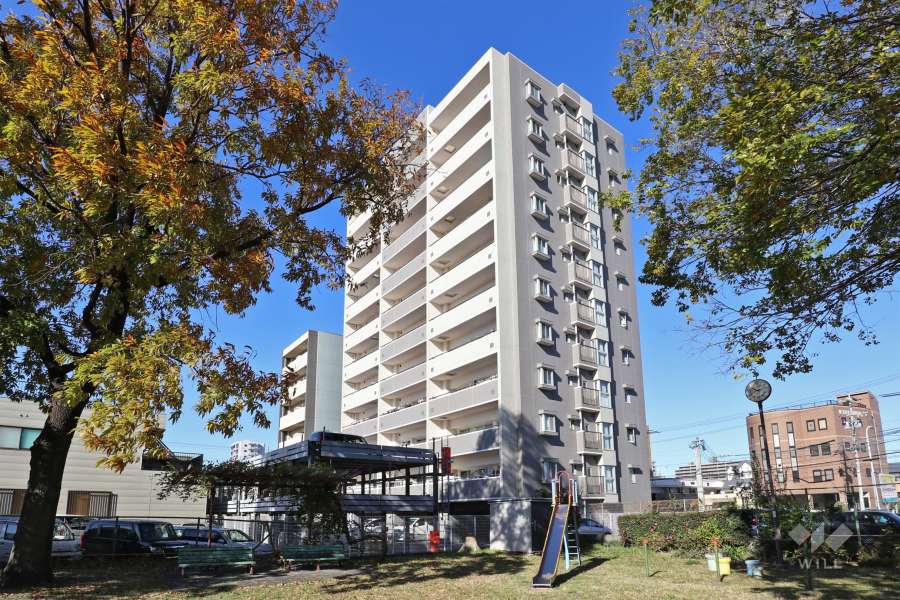 リビオ高畑東の外観（南東側から）