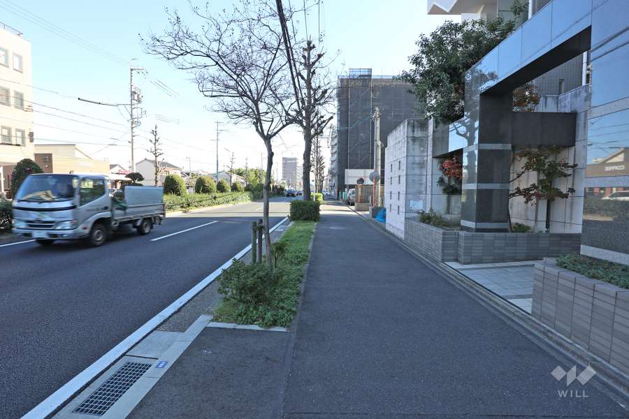 敷地北側の前面道路