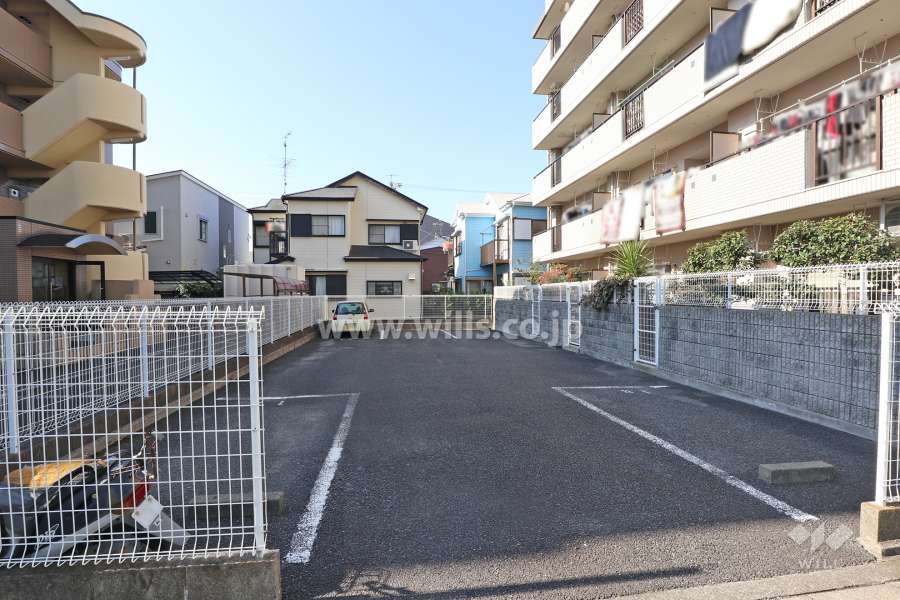 敷地内駐車場（屋外平面式）
