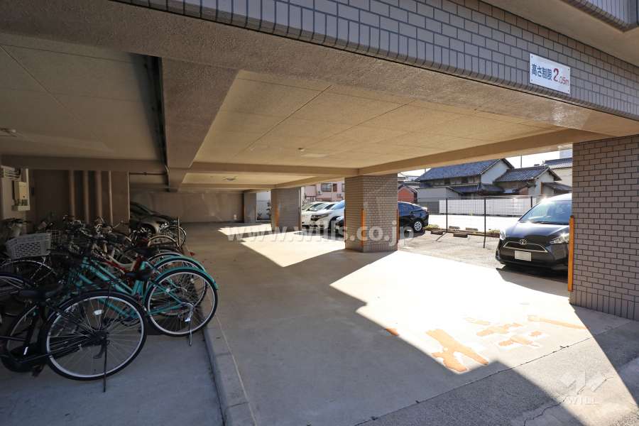 敷地内駐車場（屋内平面式、屋外平面式）