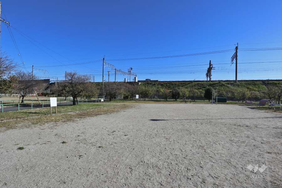 敷地北側にある広場