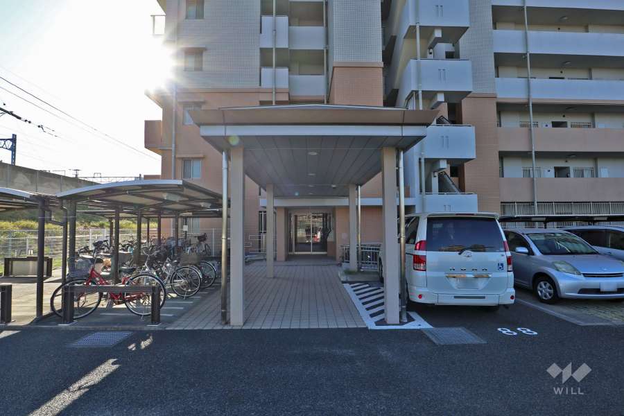 弐番館エントランスへのアプローチ