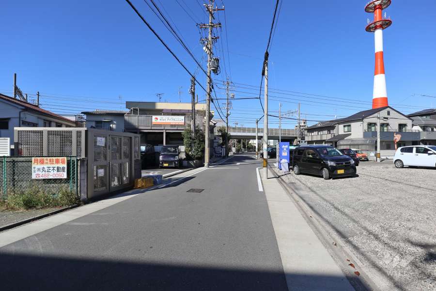 敷地北側の前面道路