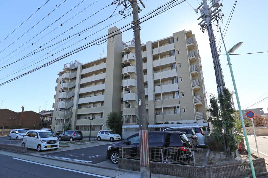 ファミリアーレ荒子の外観（北西側から）