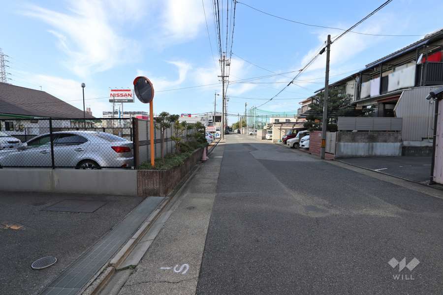 敷地北側の前面道路