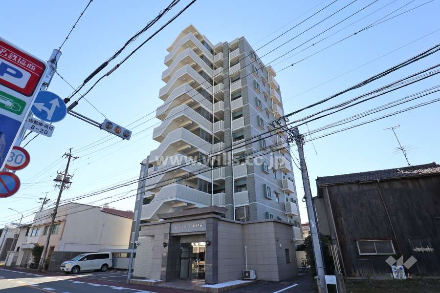 ローレルコート烏森駅前の外観（北西側から）