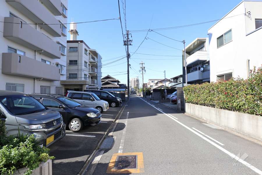 敷地北側の前面道路