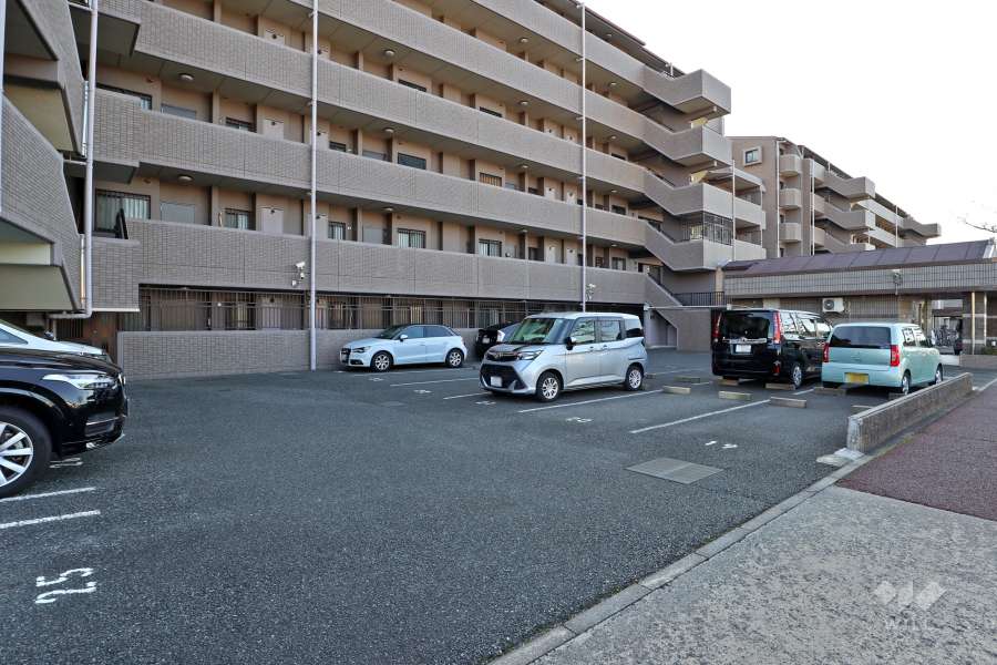 敷地内駐車場（屋外平面式）