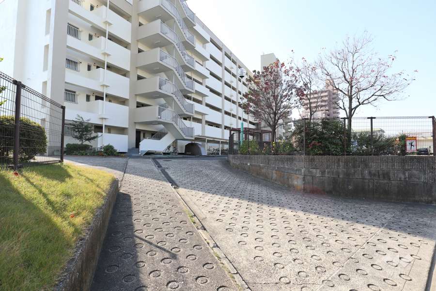 敷地入り口（北側）