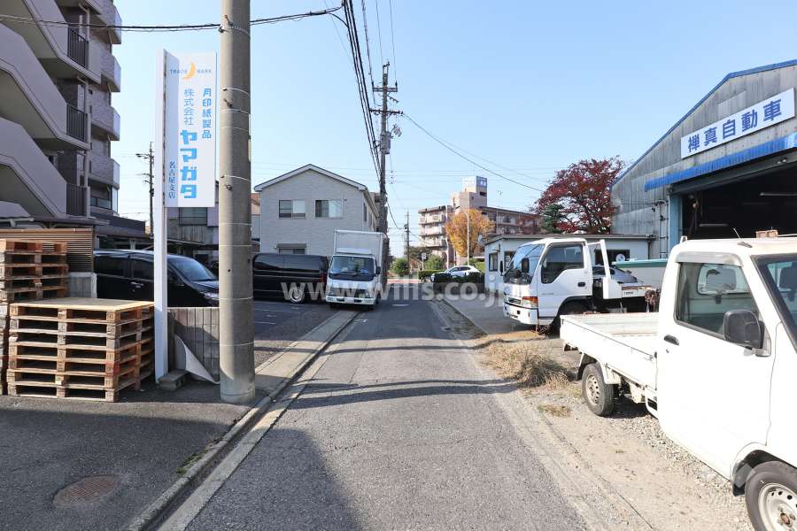 敷地北側の前面道路