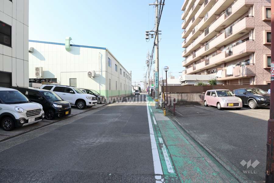 敷地南側の前面道路