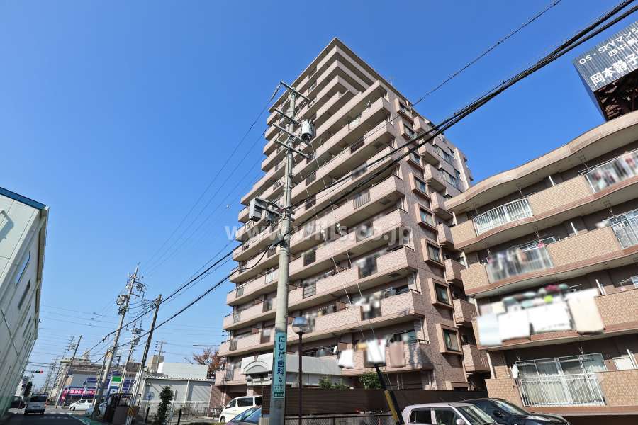 宝マンション東起第6の外観（南東側から）