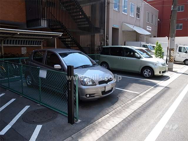 敷地内駐車場（屋外平面式）