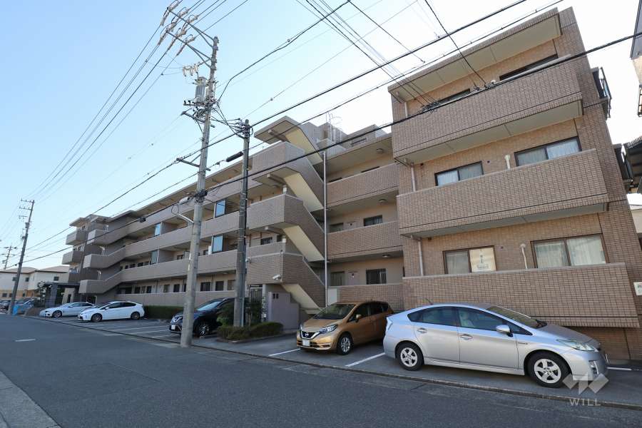 ライオンズマンション西伏屋の外観（北東側から）