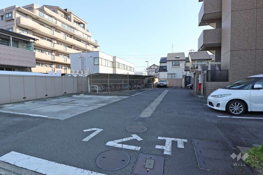 駐車場出入り口・敷地内駐車場（屋外平面式）
