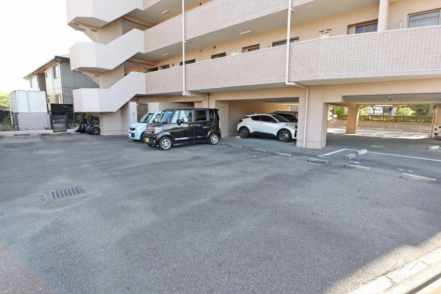 敷地内駐車場（屋内平面式、屋外平面式）