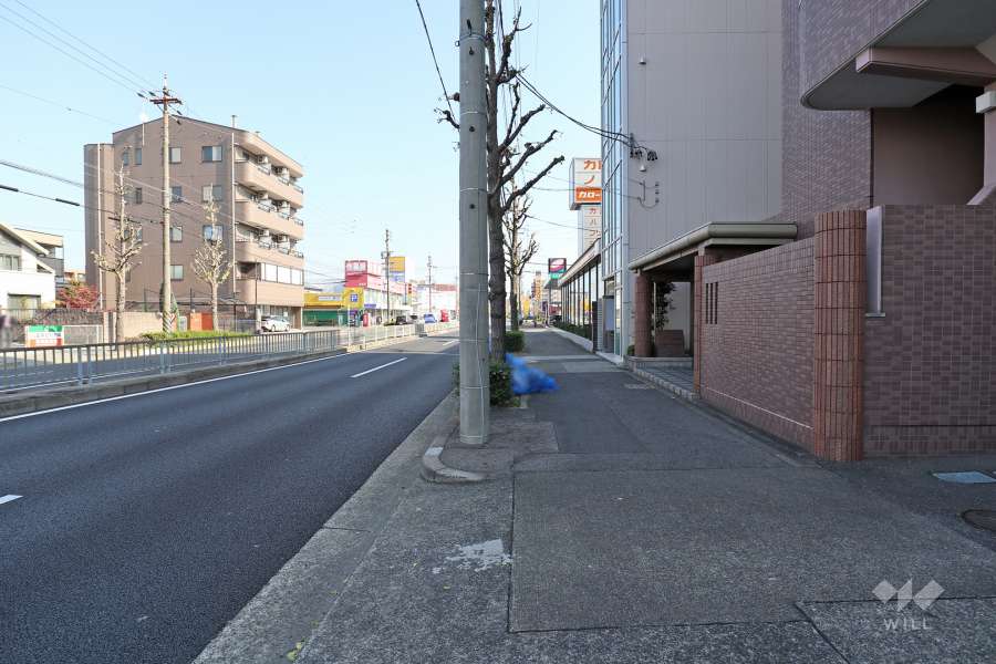 敷地北側の前面道路