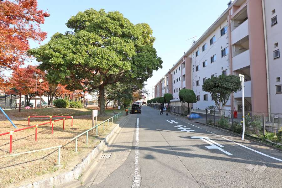 敷地北側に隣接する『中郷公園』
