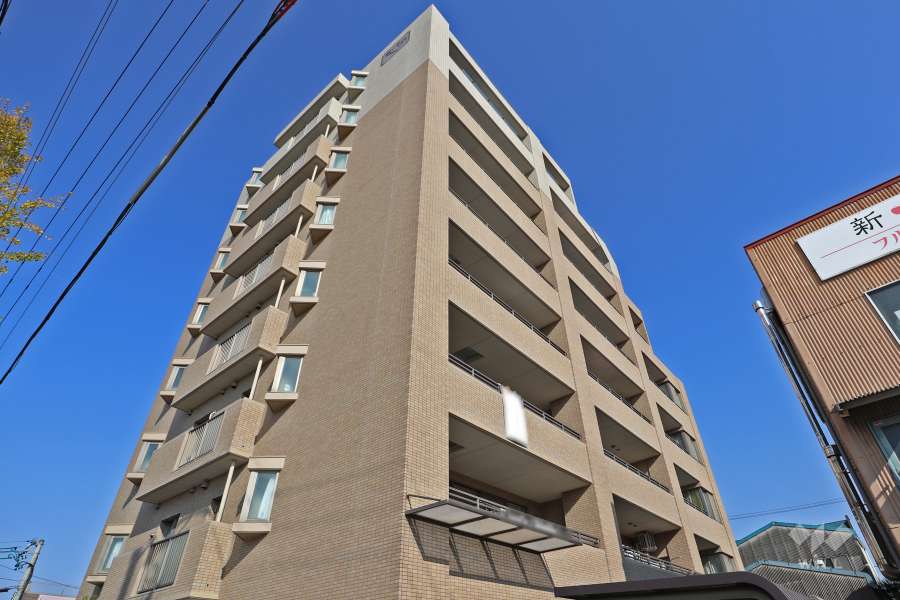 モアグレース高畑南の外観（南西側から）