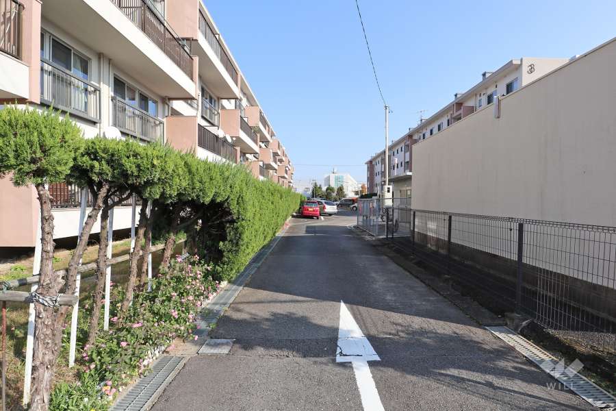 駐車場出入り口・敷地内駐車場（屋外平面式）