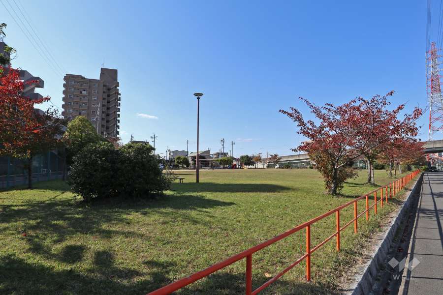 敷地北側にある『長須賀公園』